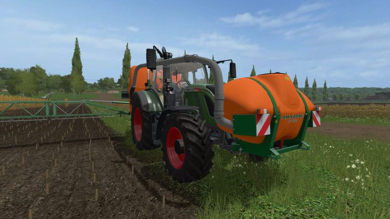 Amazone sprayer pack with hose