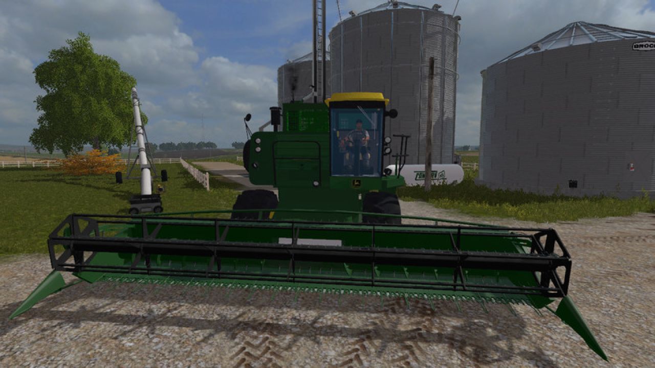 John Deere 8820