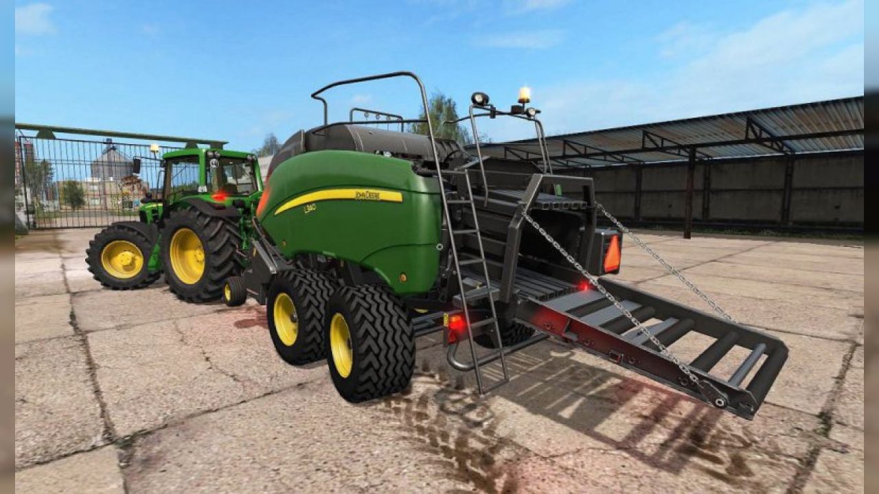 John Deere and Case IH square baler