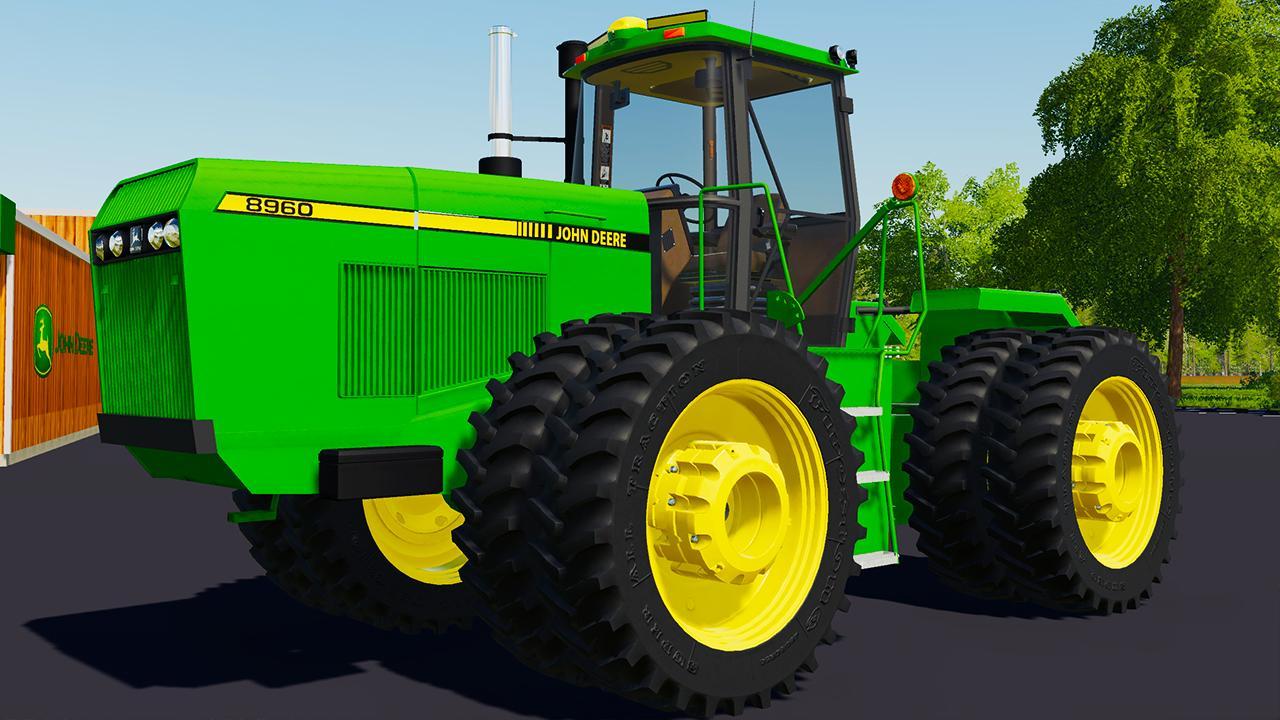 John Deere 8900