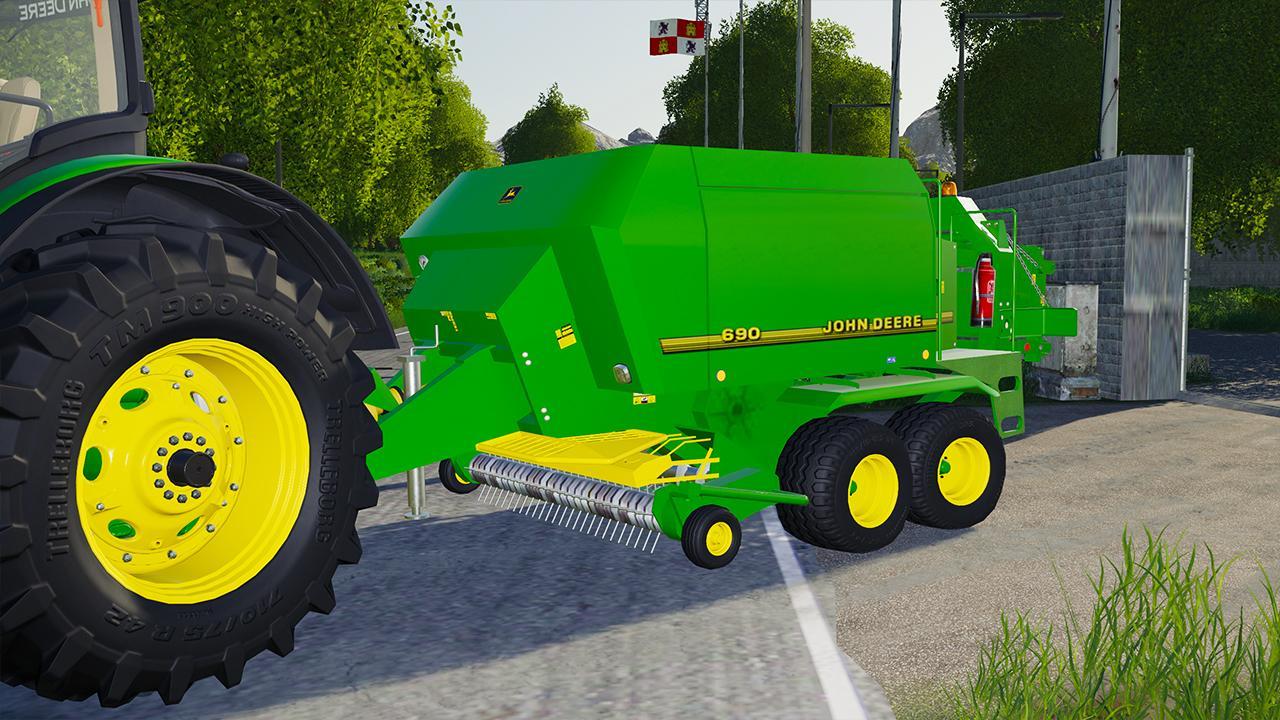 John Deere 690