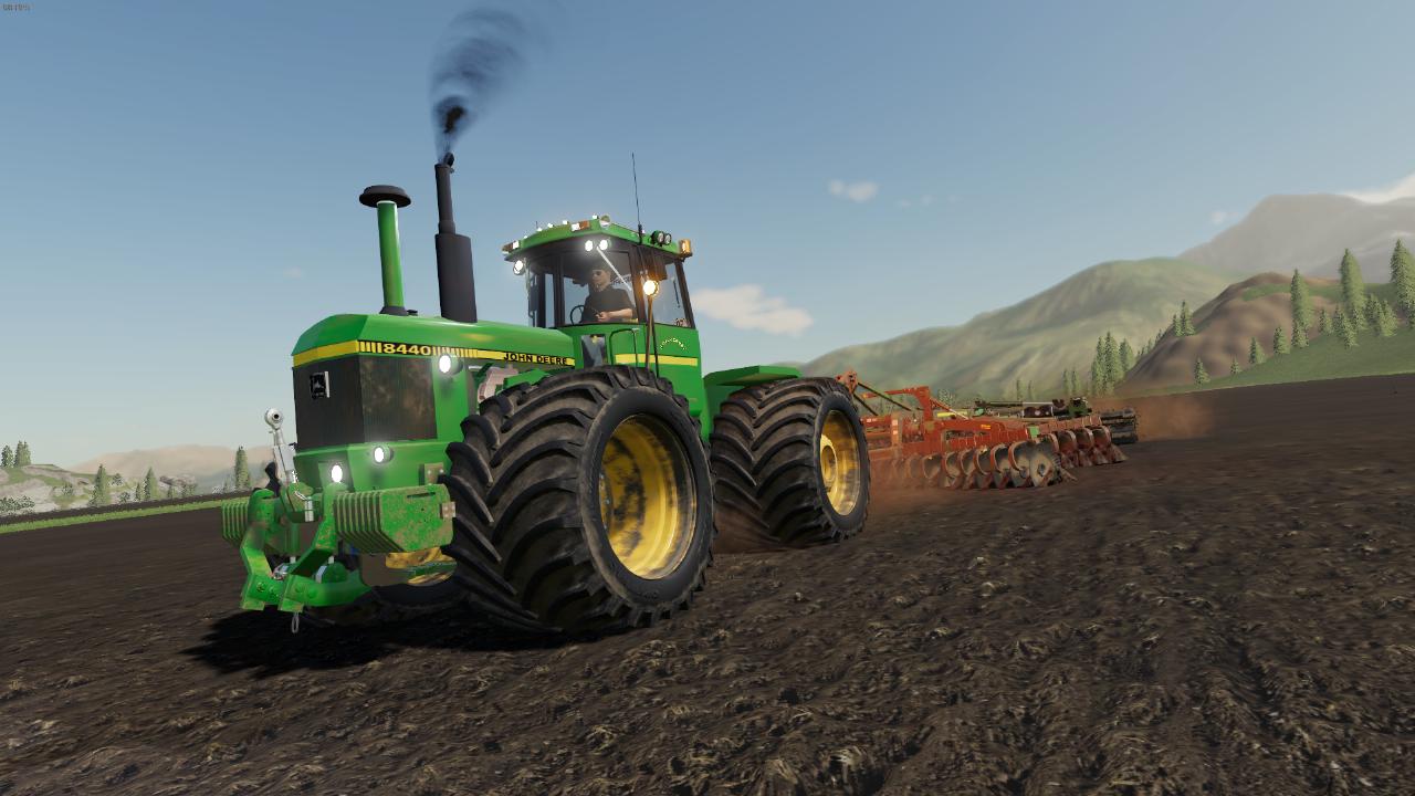 John Deere 8440