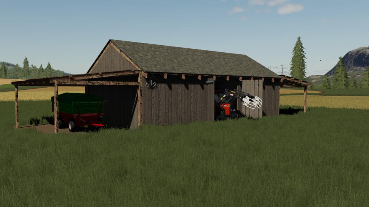 Ancienne grange en bois avec hangar