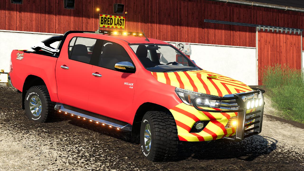 Toyota Hilux pilot car