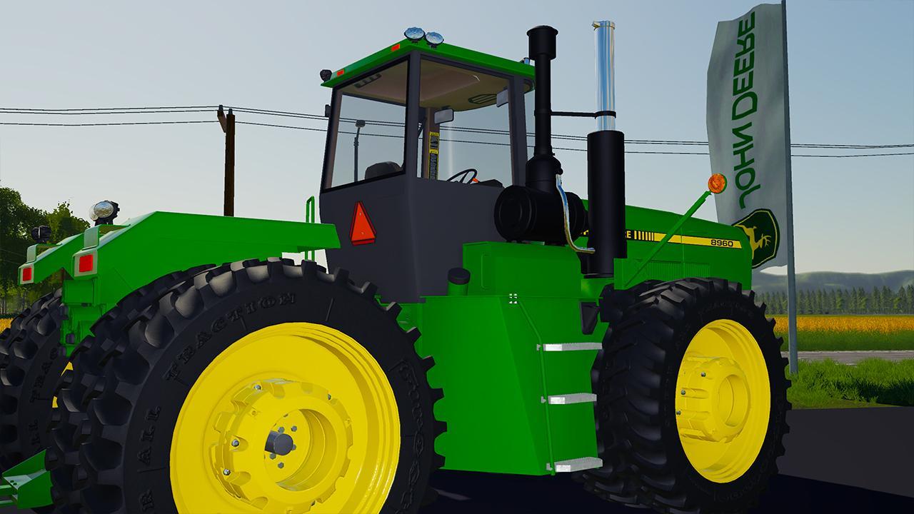 John Deere 8900