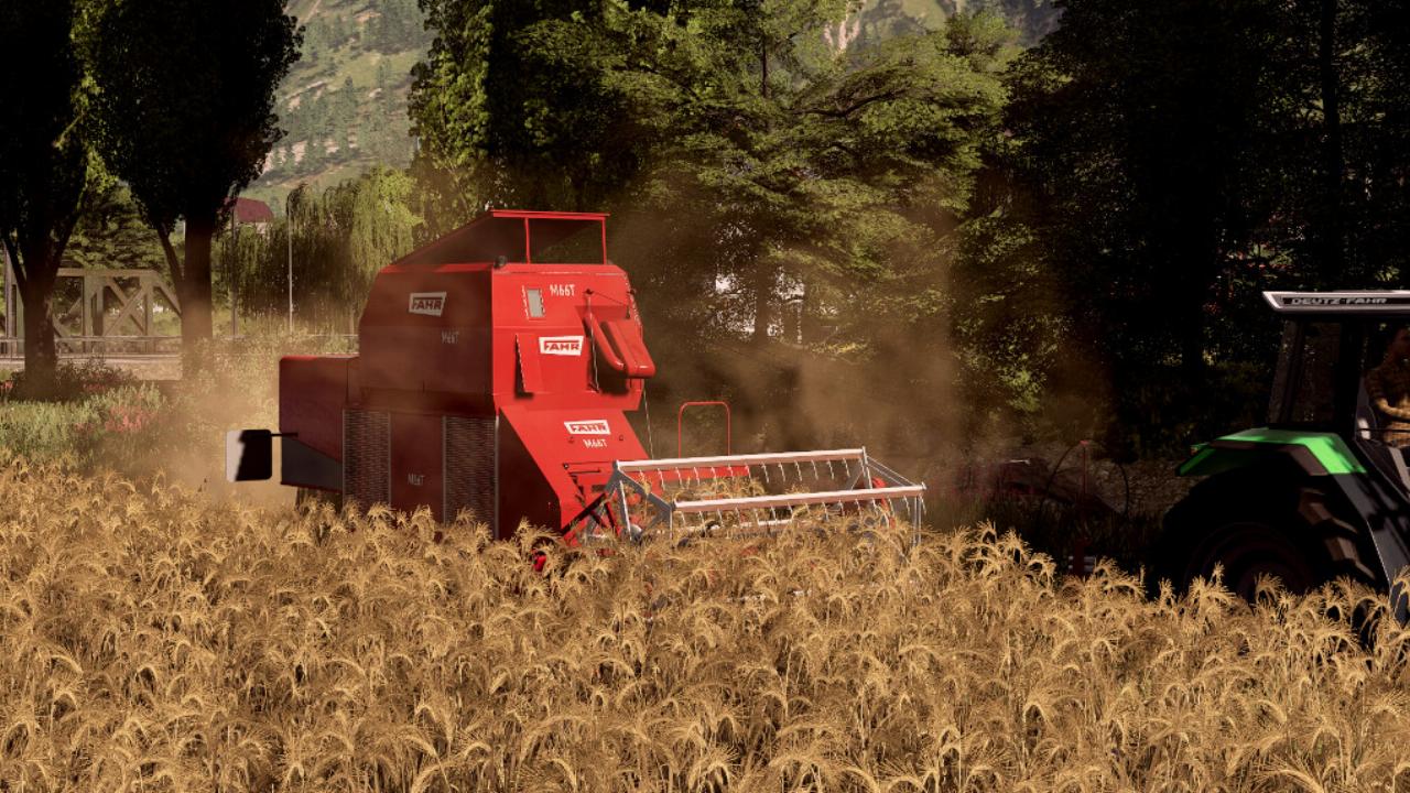 Fahr M66T Trailed Combine