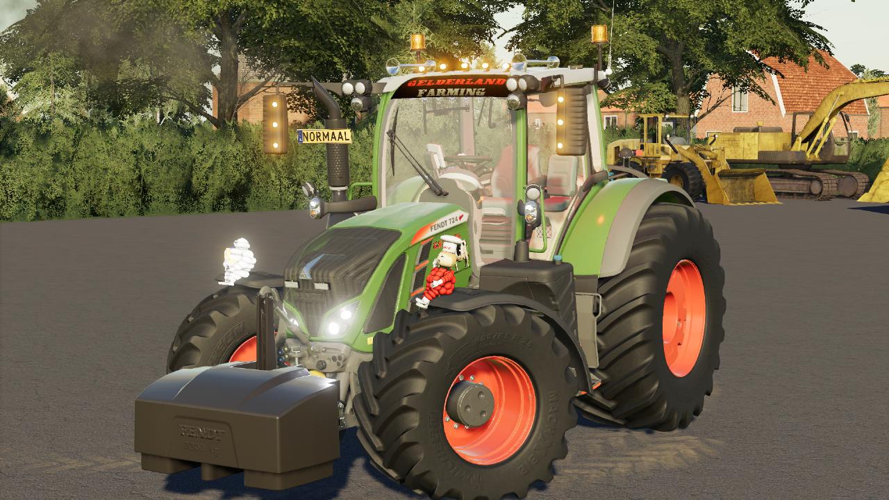 FENDT 700 VARIO GLD TEAM AVEC FUMÉE