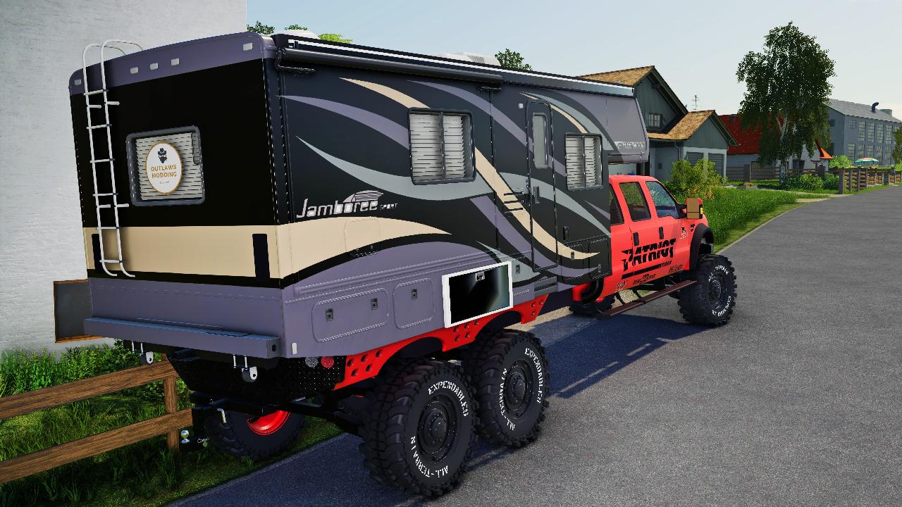 Ford F550 6x6 Camping
