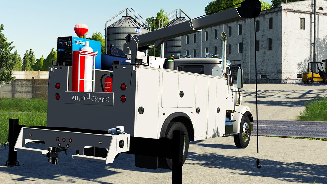 FreightLiner tow truck