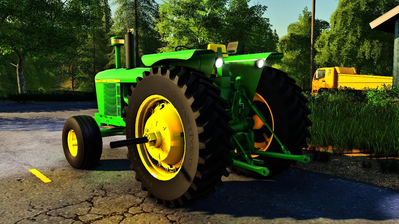 John Deere 5020