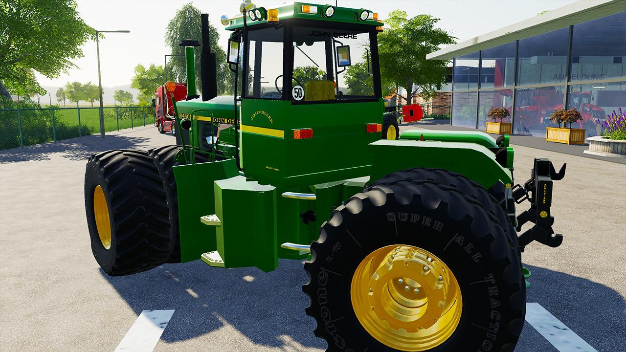 John Deere 8440