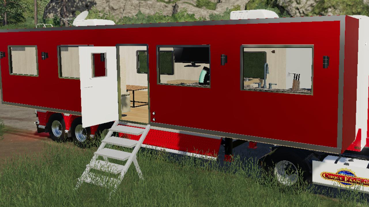 Semi caravan