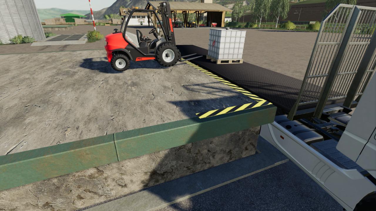 Large placeable hydraulic ramp