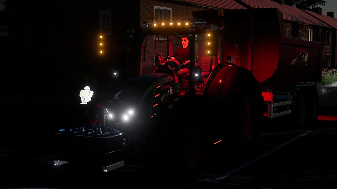 FENDT 700 VARIO GLD TEAM WITH SMOKE