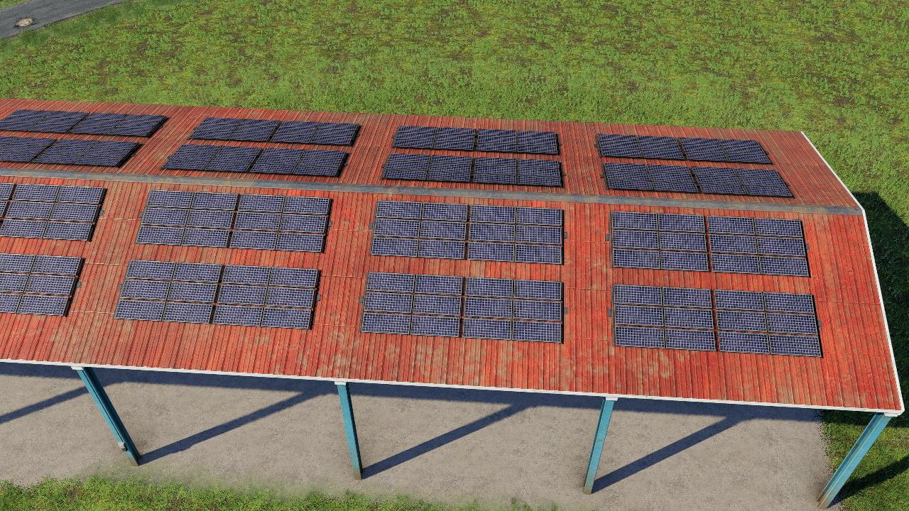 Hangar avec panneaux solaires