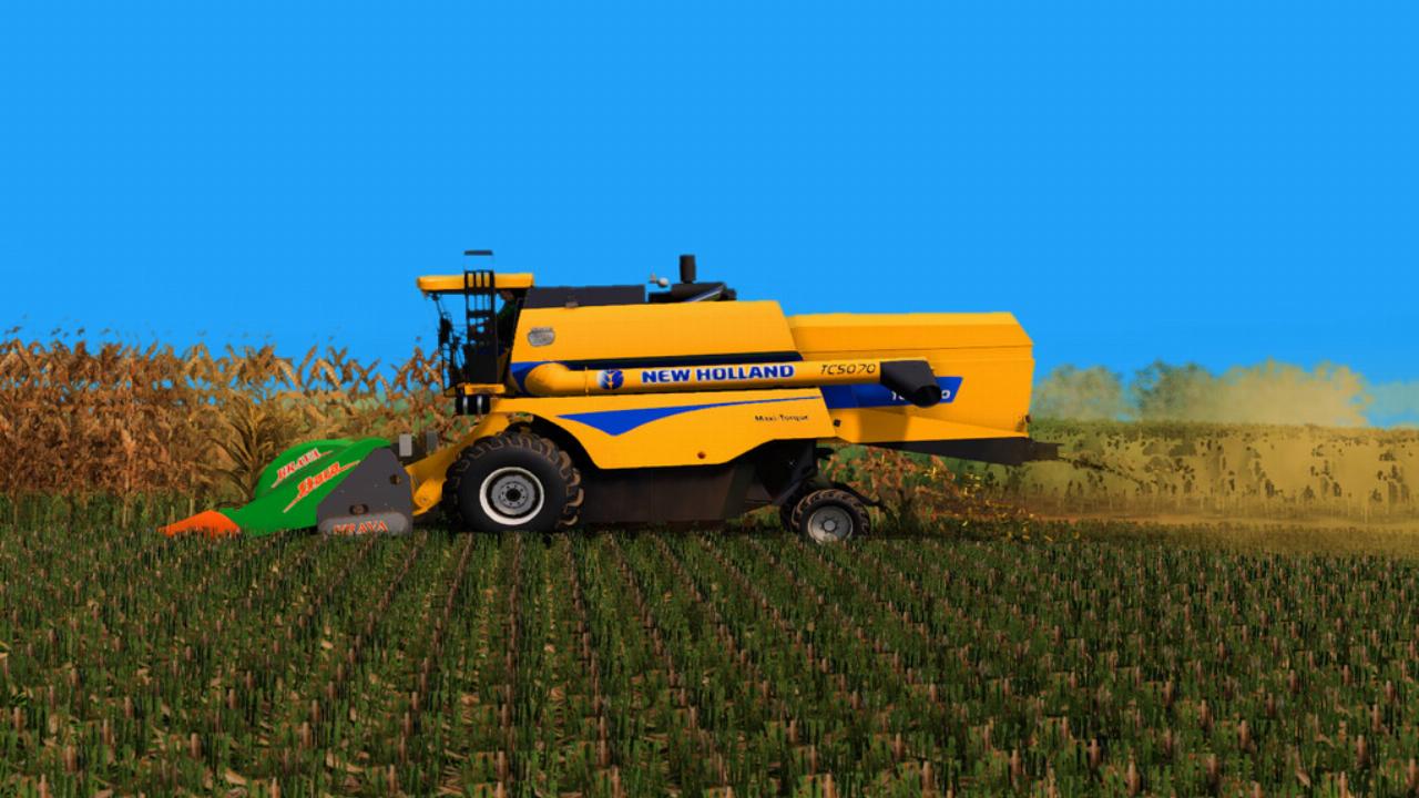 NEW HOLLAND TC 5070 AND VARIFEED 20FT