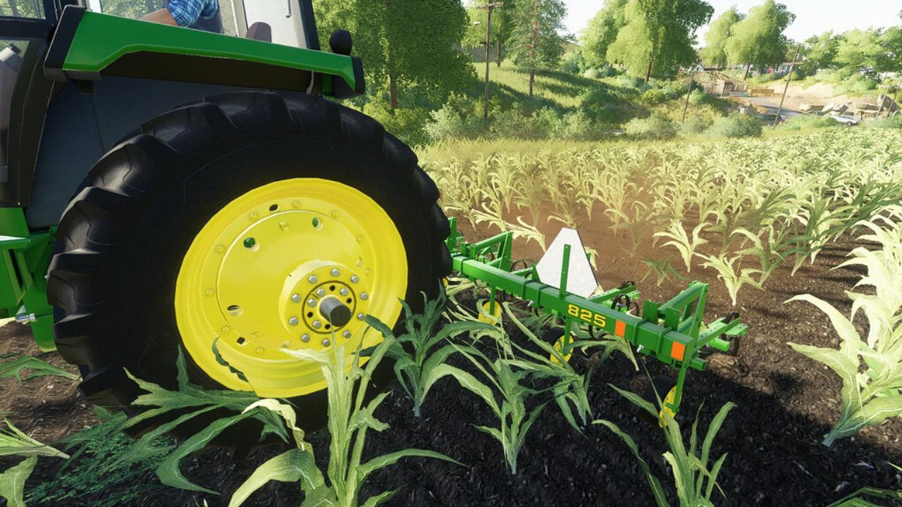 John Deere 825