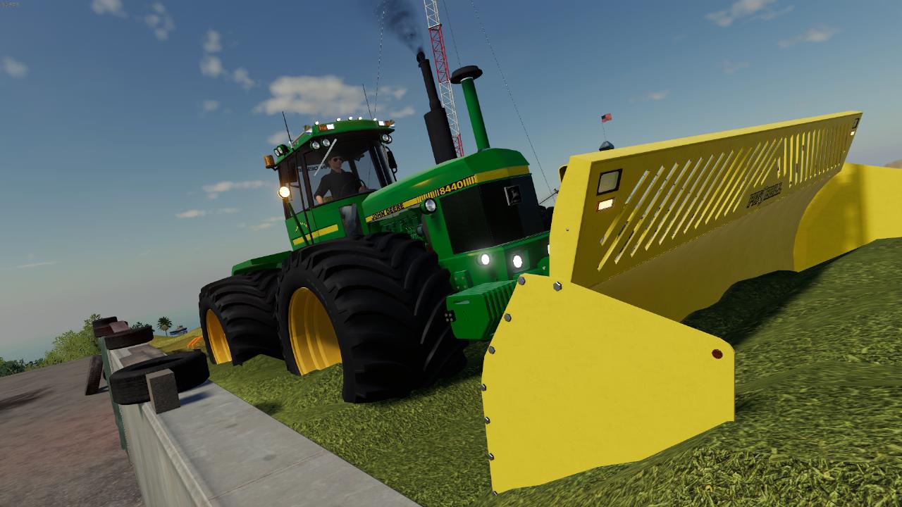 John Deere 8440