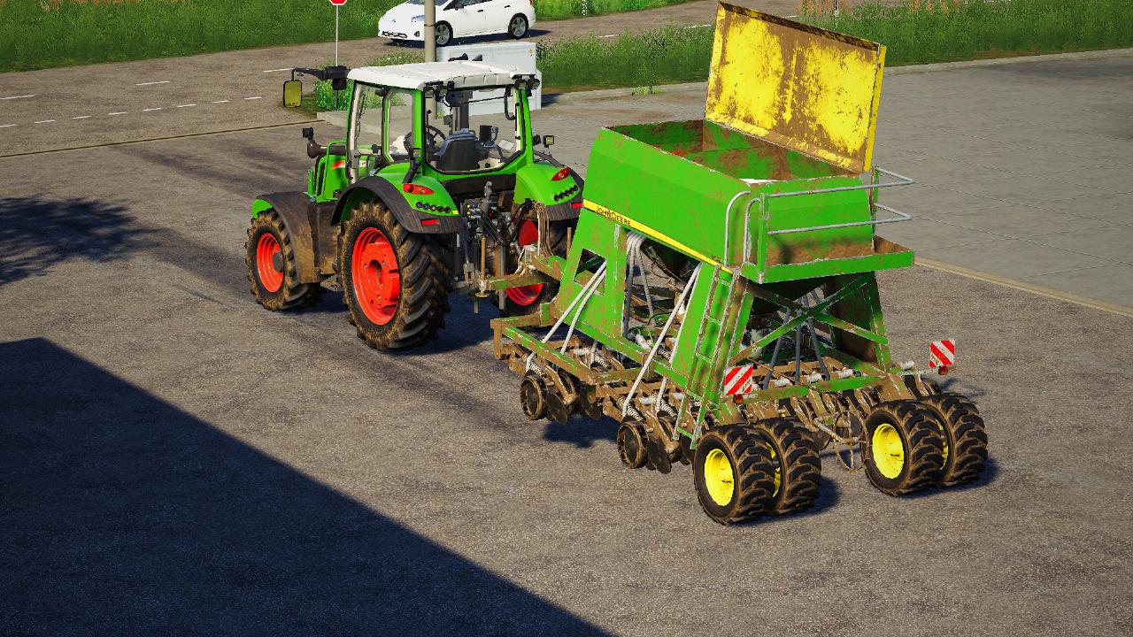 John Deere Seeder