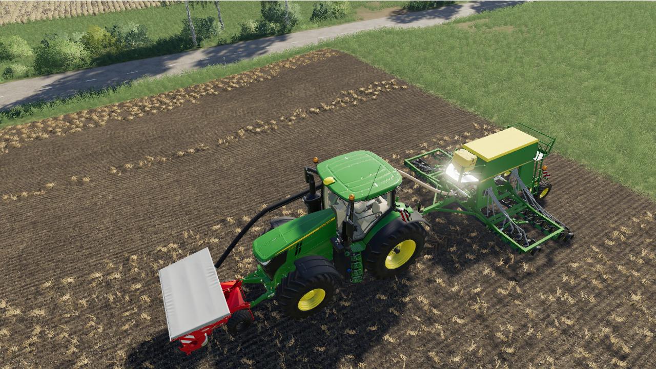 John Deere Seeder