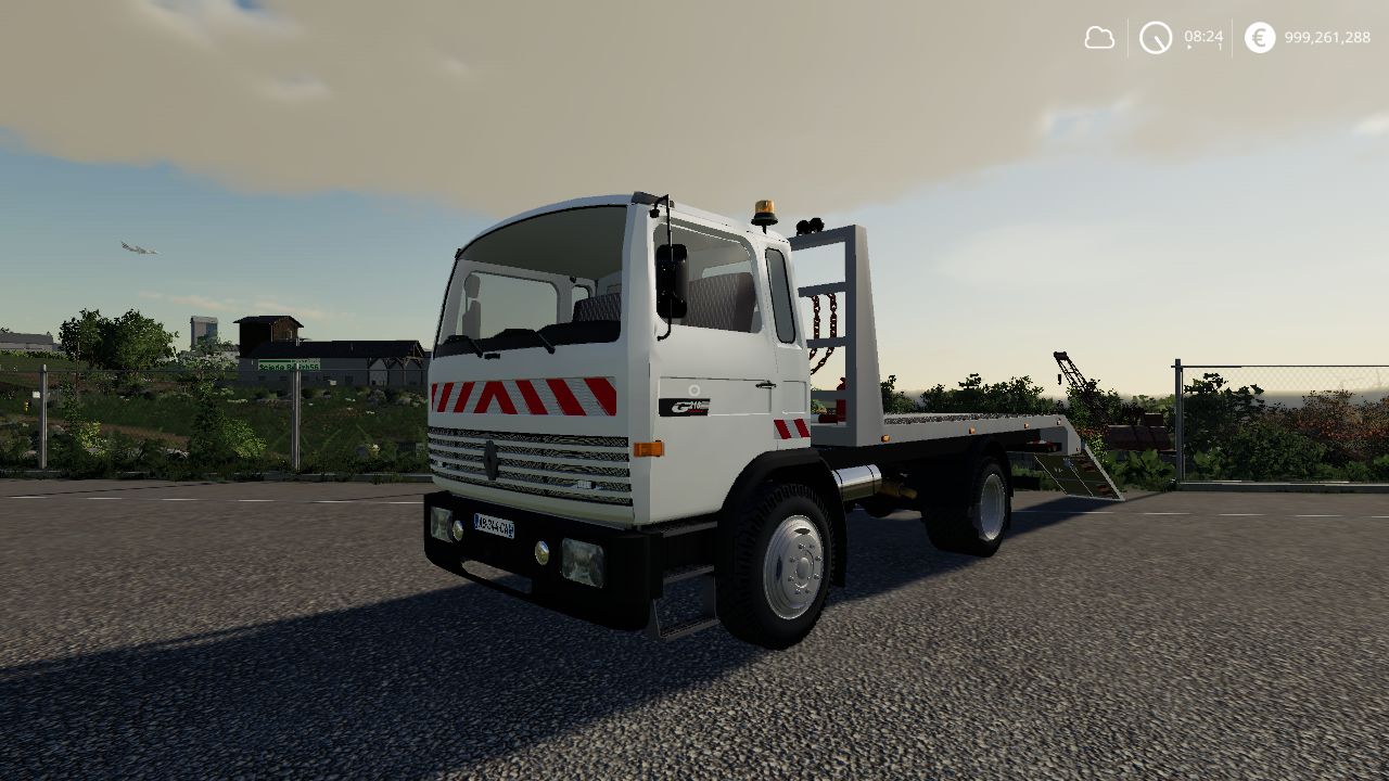 Renault G210 tow truck