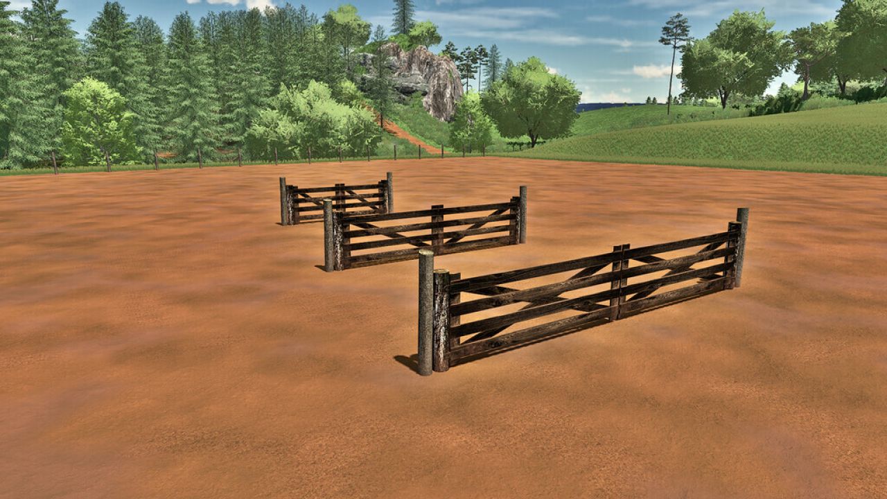 Забор из колючей проволоки и деревянные ворота