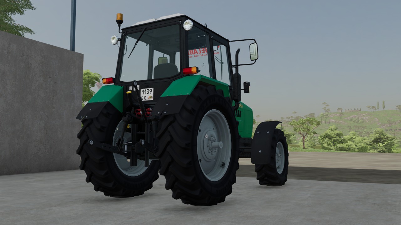 Belarus MTZ-1221