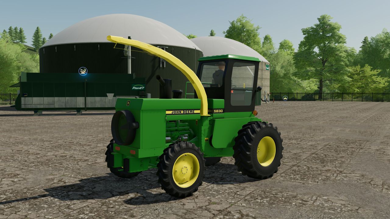 John Deere 5830