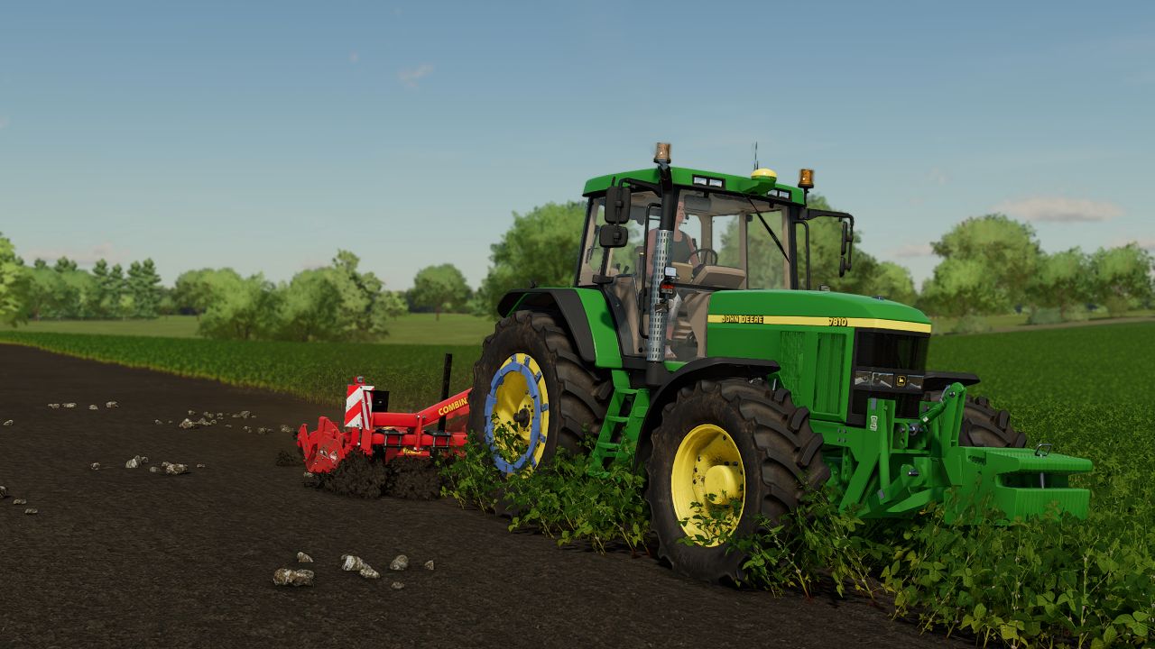 John Deere 7010