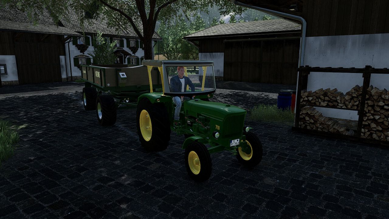 John Deere 710