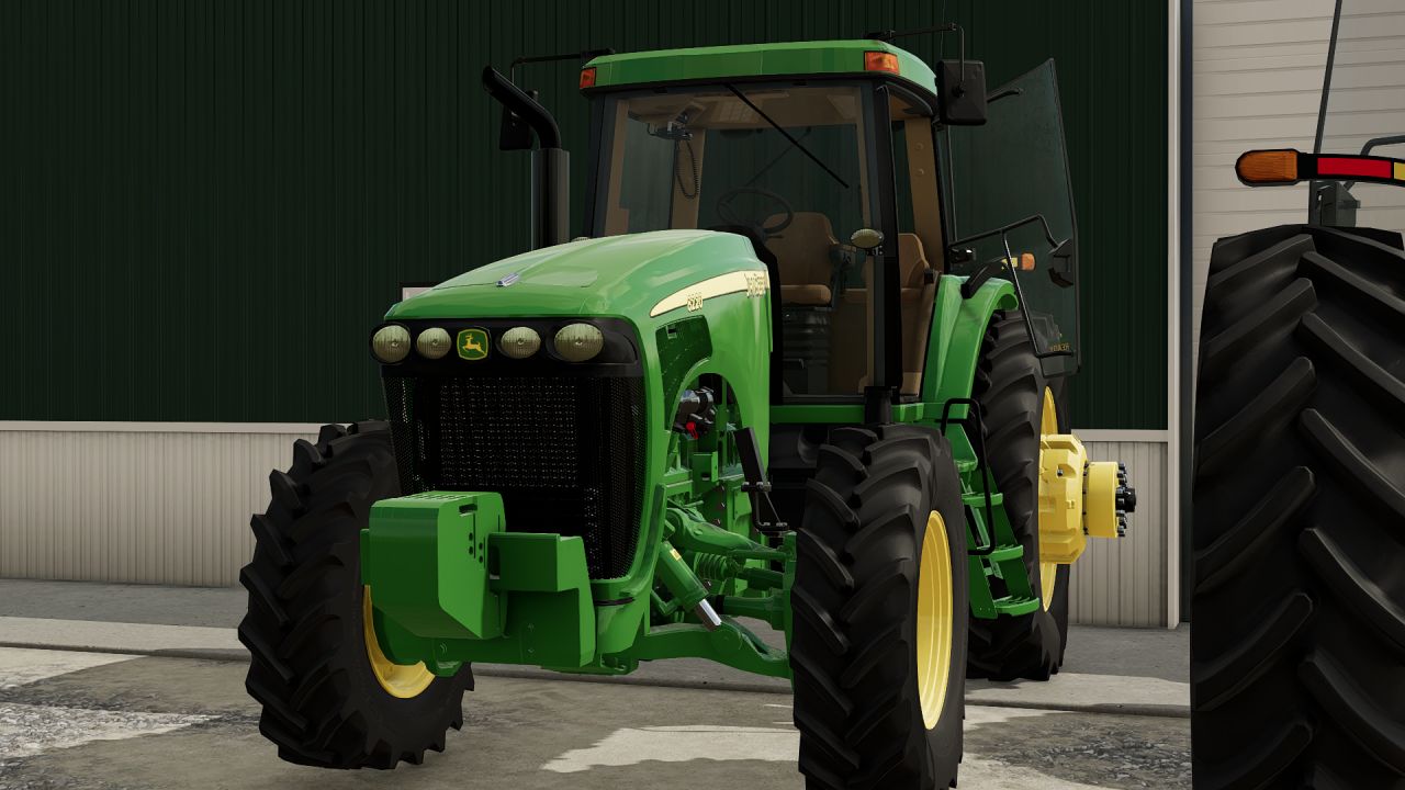 John Deere 8020