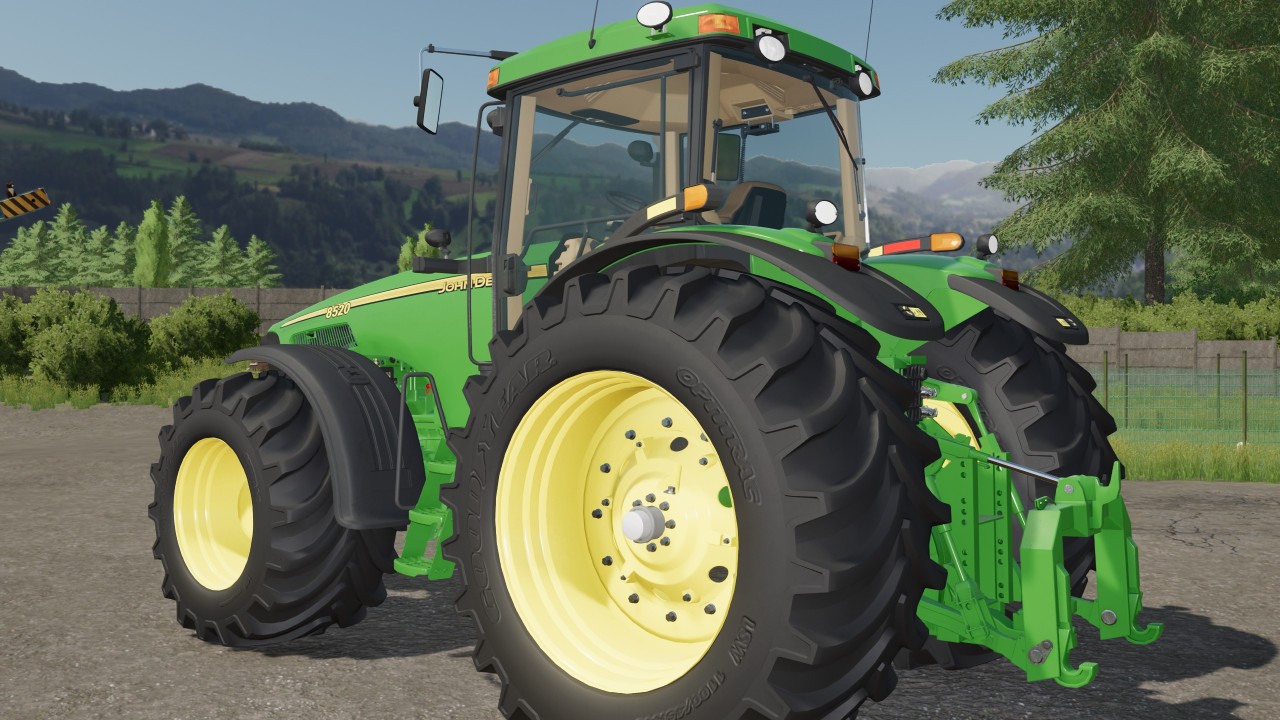 John Deere 8020