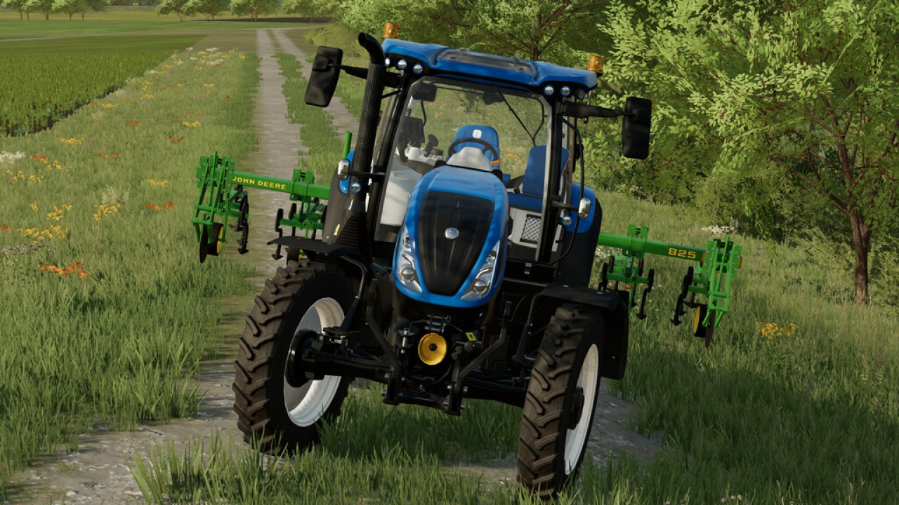 John Deere 825