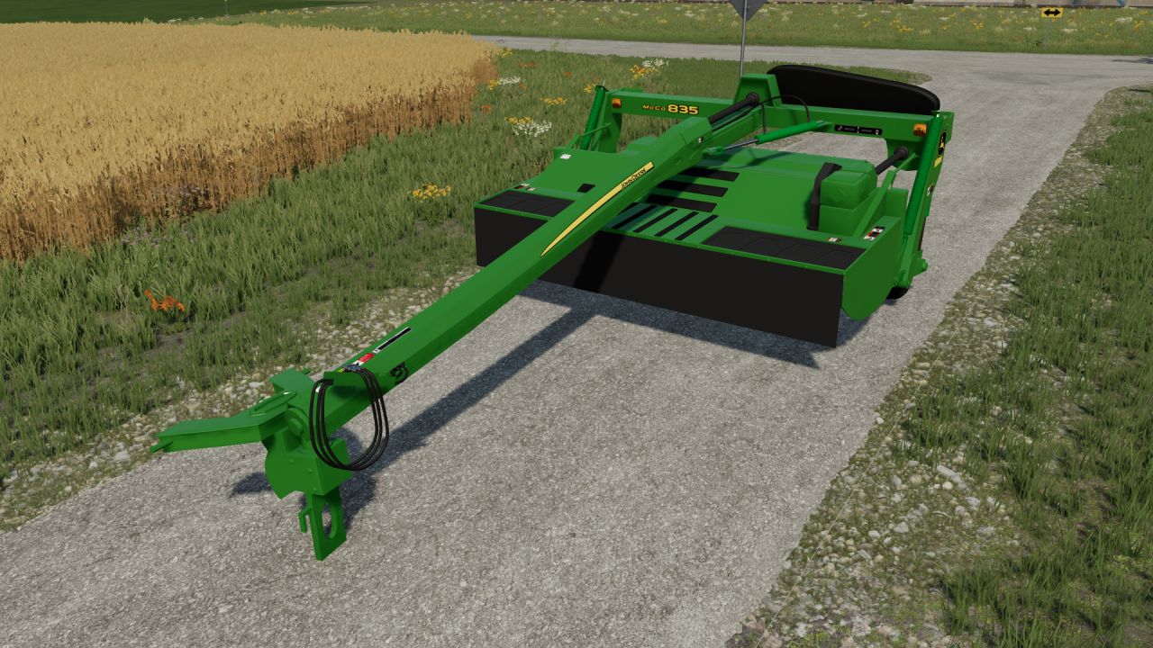 John Deere 835