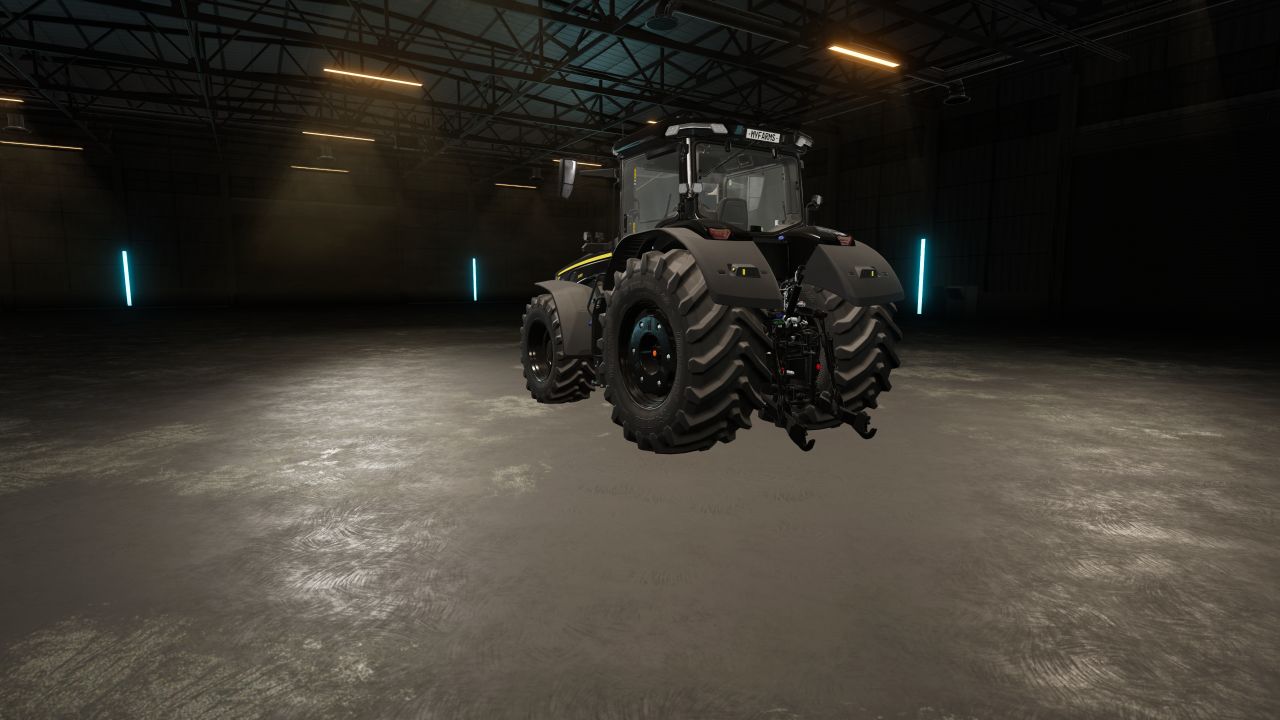 John Deere 8R BlackNight Edition