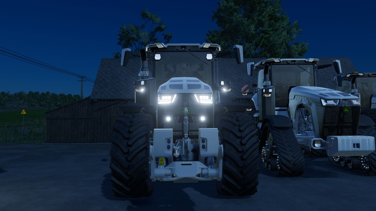 John Deere 8R White Edition