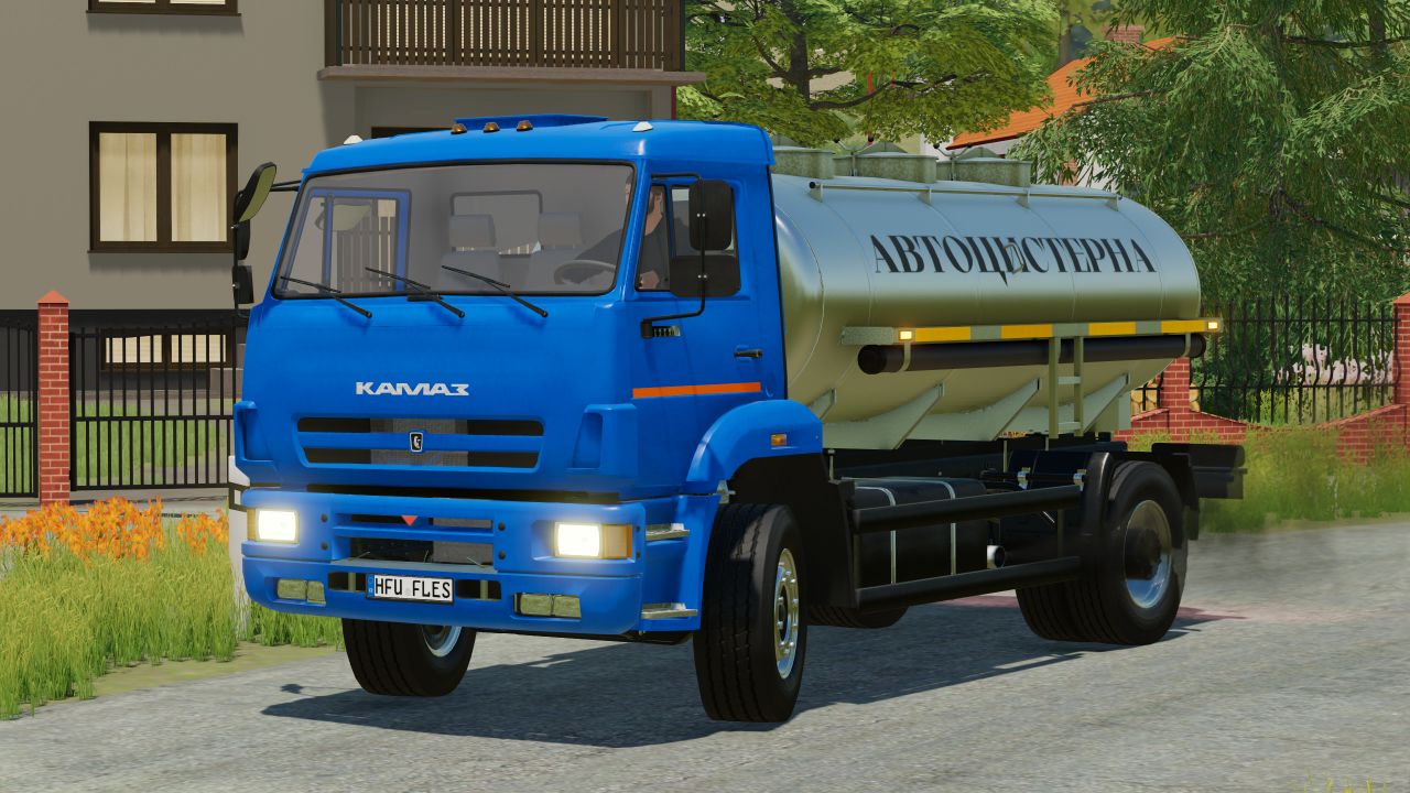 Tanque Kamaz 53605 com reboque Nefaz 8602