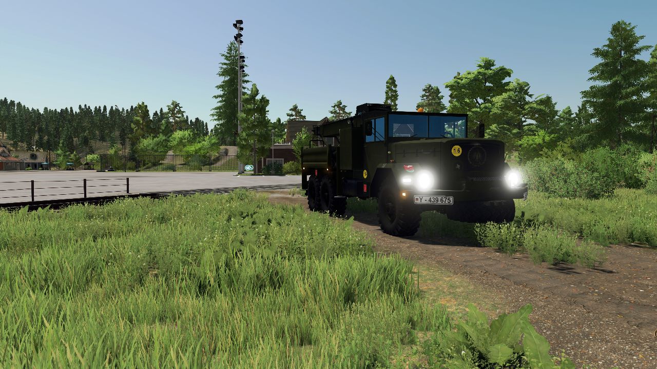 KrAZ-255 / Ciężarówka z żurawiem KrAZ