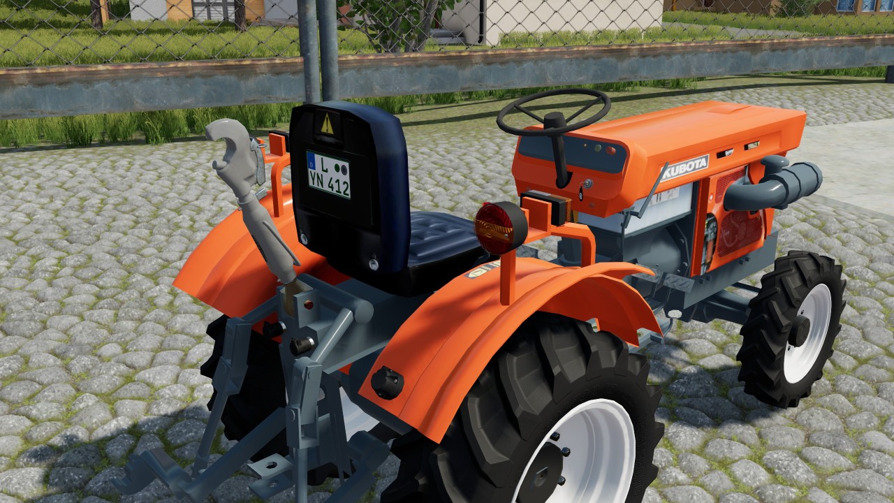 Kubota B7001