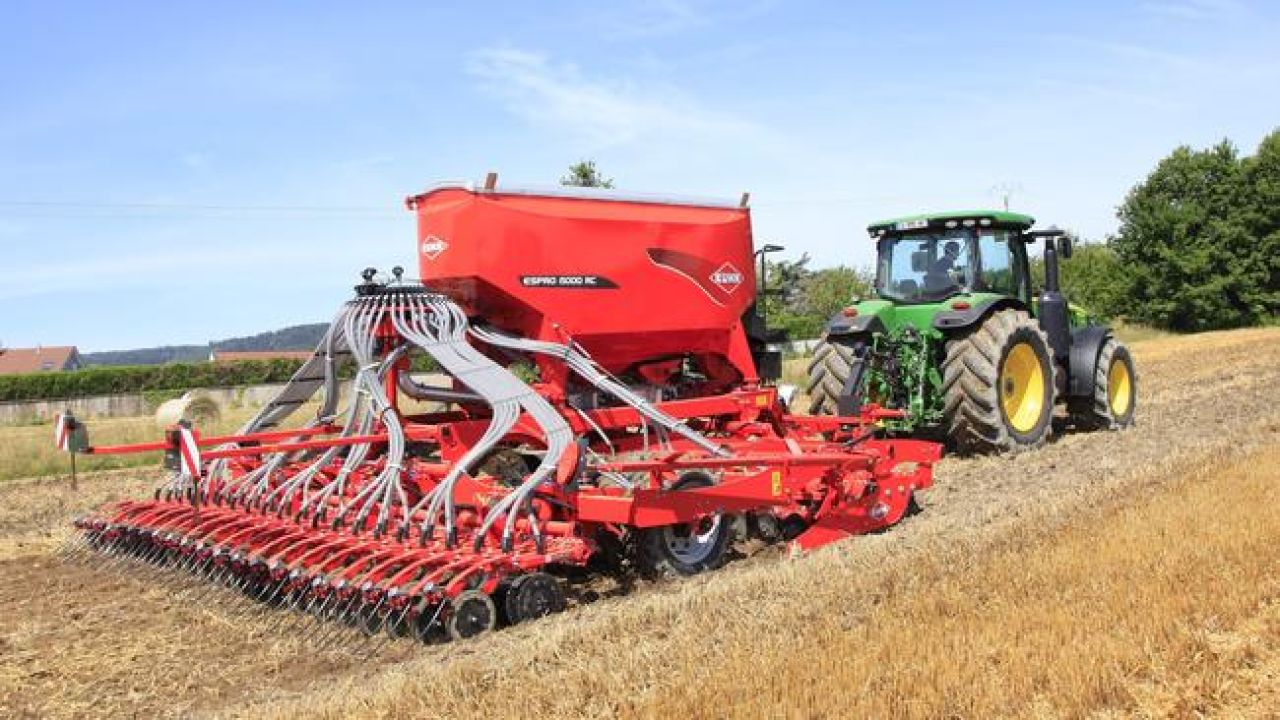 Kuhn Espro 6000 - Realistic