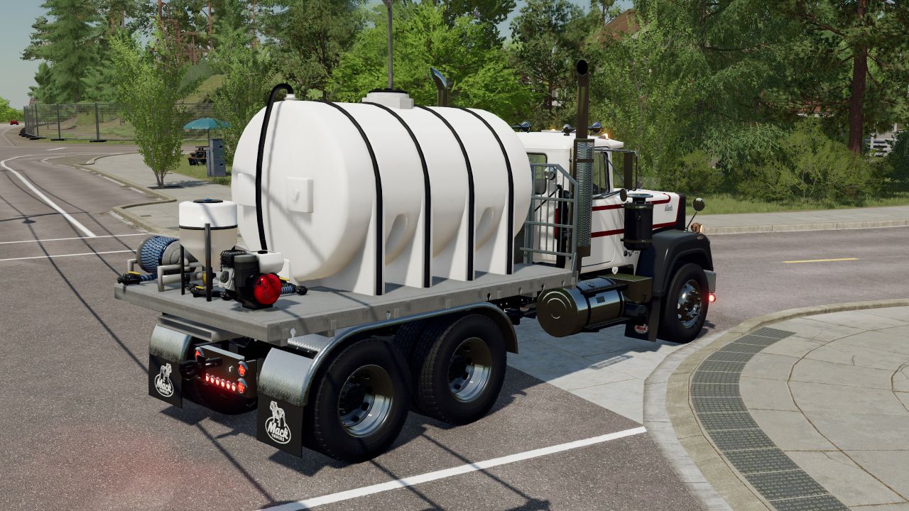 Mack Superliner Spray Tender