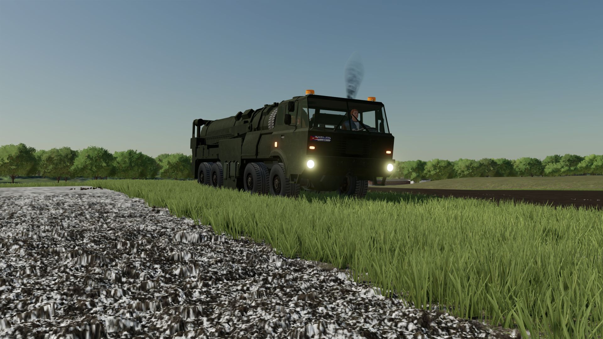 MAZ-543 Heavy Tactical Transporter MISSILE