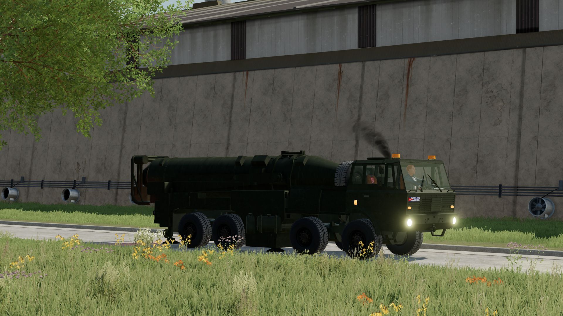 MAZ-543 Heavy Tactical Transporter MISSILE