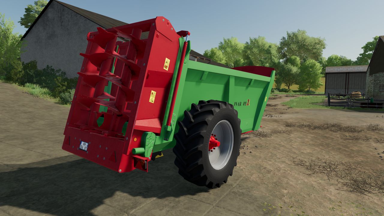 Pronar manure spreader