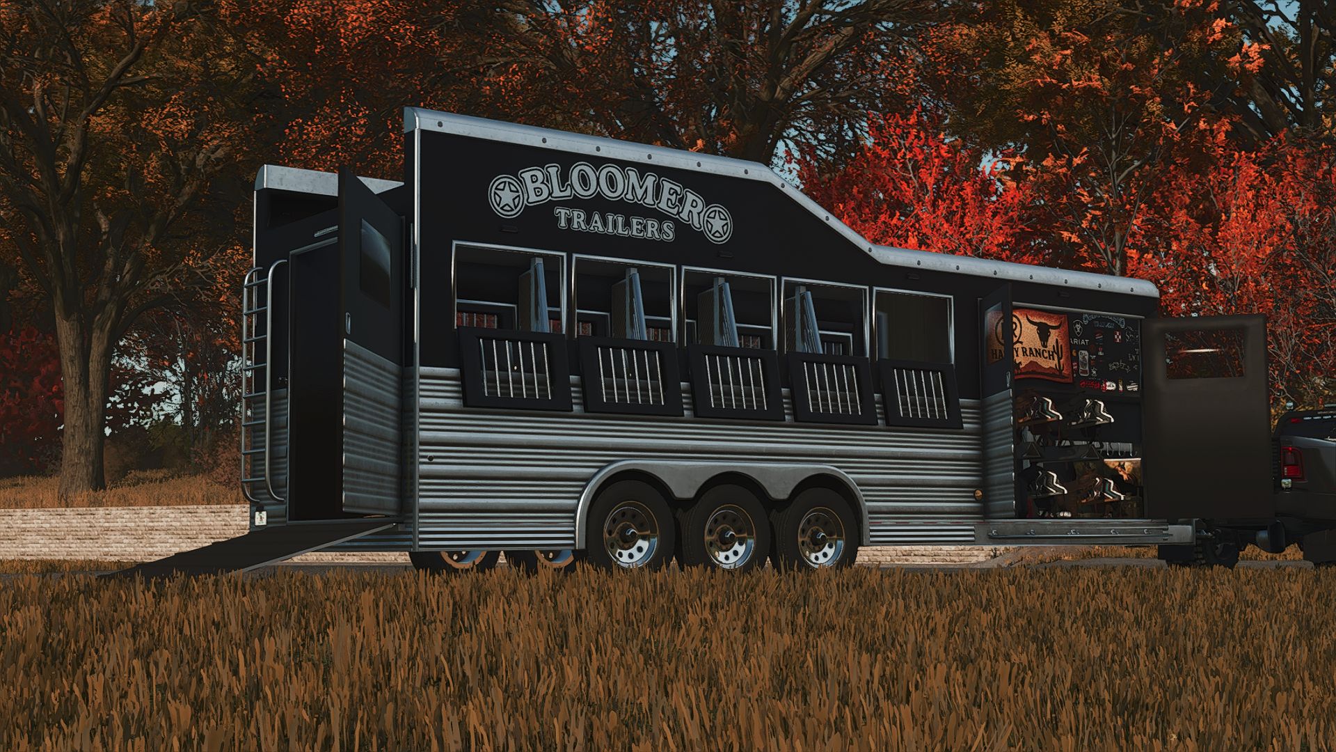 2025 Bloomer 5 Horse Bumper Pull Trailer