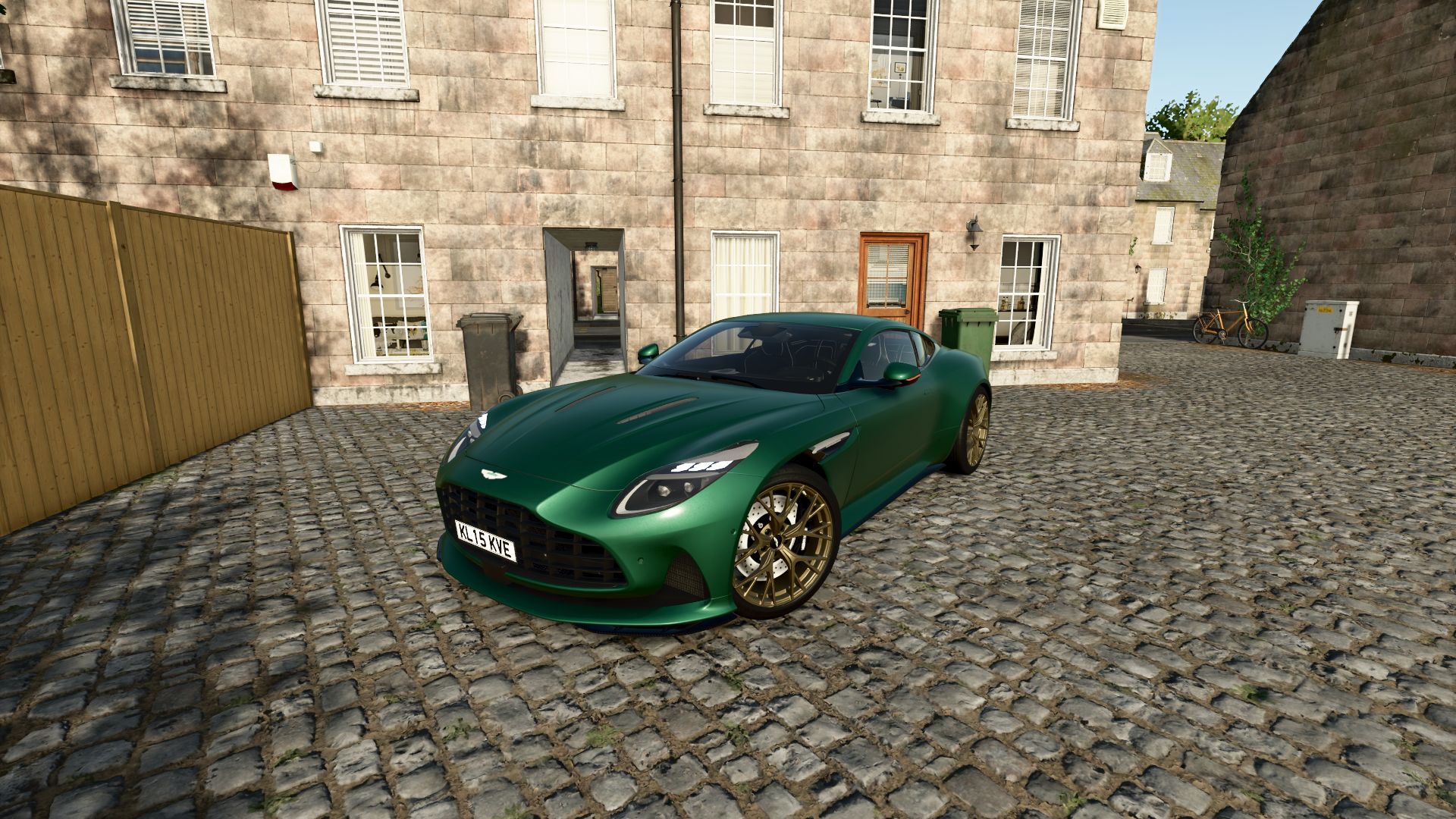 Aston Martin DB12 2023