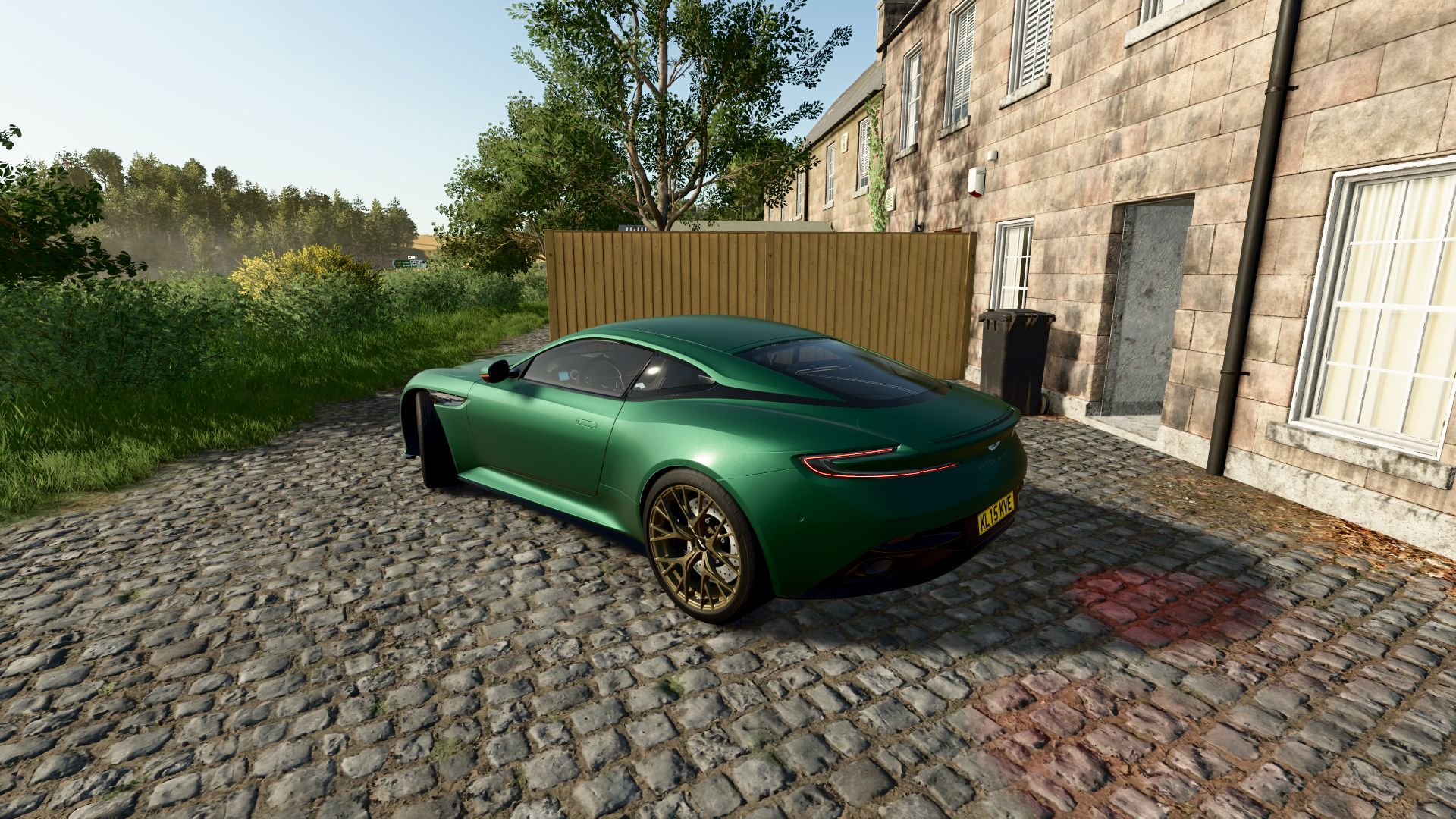 Aston Martin DB12 2023