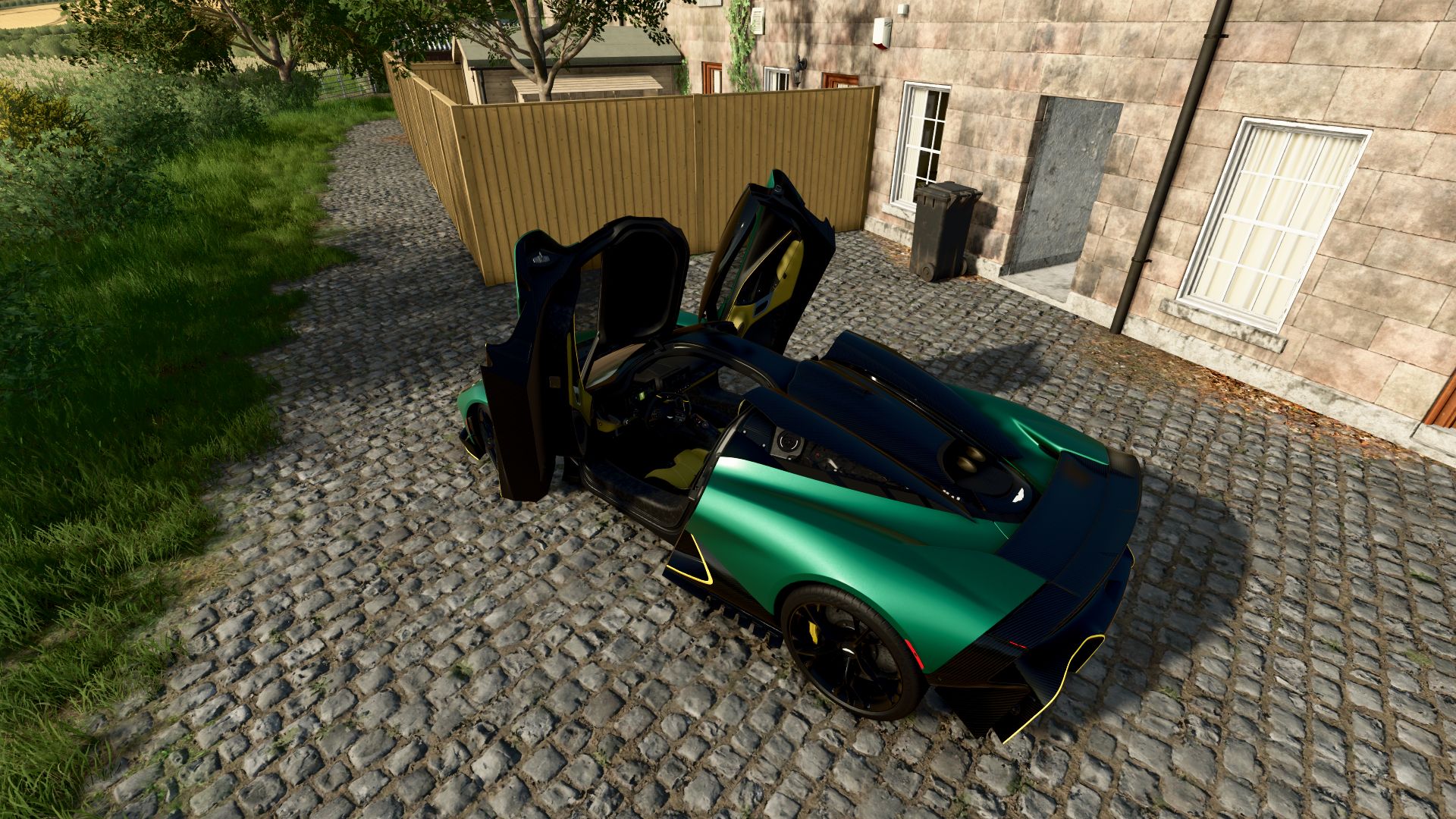 Aston Martin Valhalla 2025