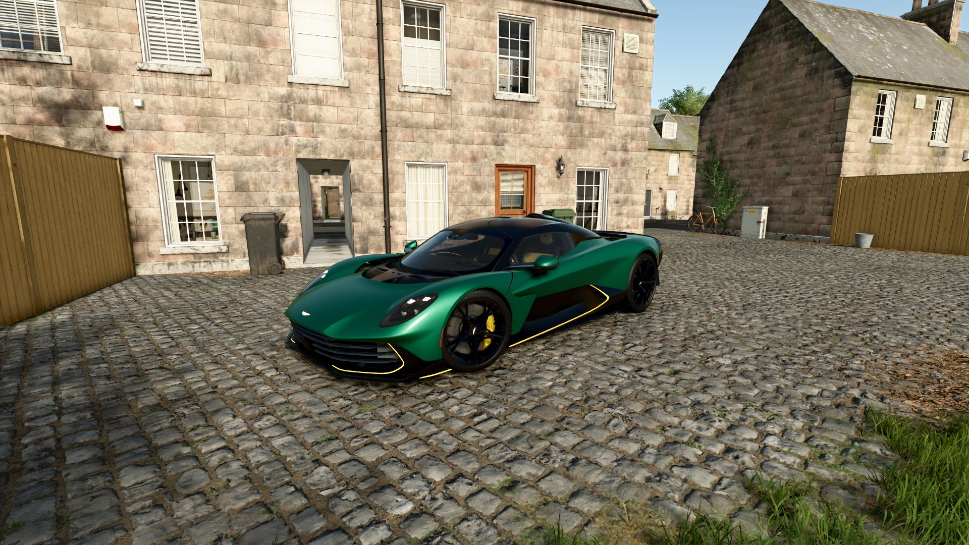 Aston Martin Valhalla 2025