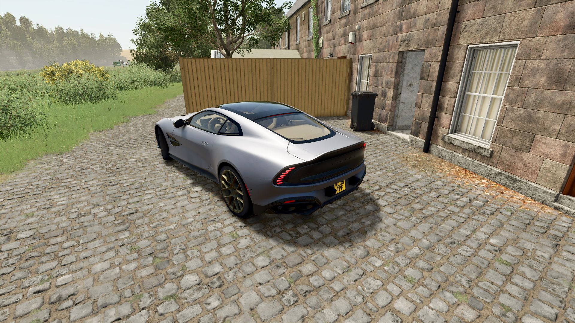Aston Martin Vanquish 2025